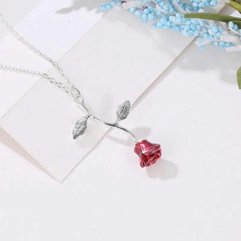 Chic Red Rose Pendant Necklace